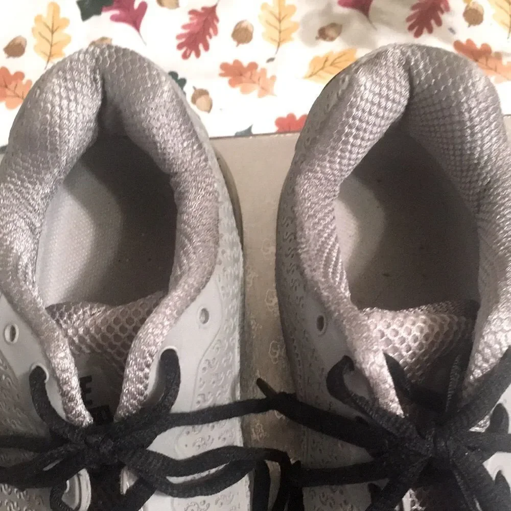 Nike comfortable gray